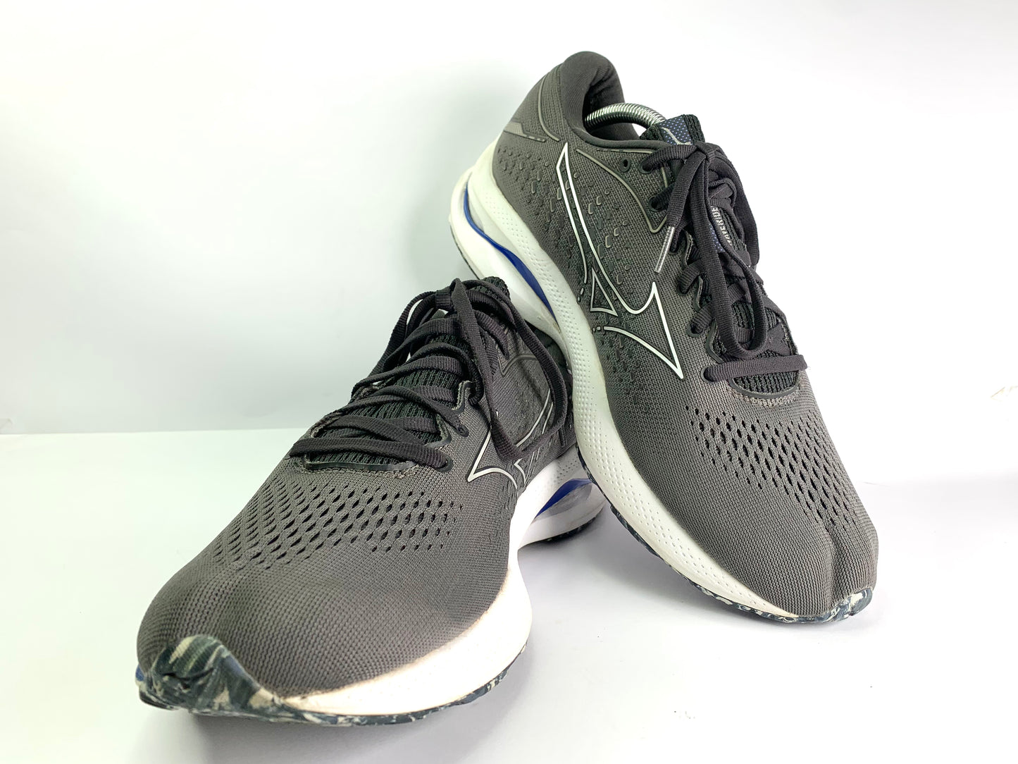 Mizuno Wave Rider 25