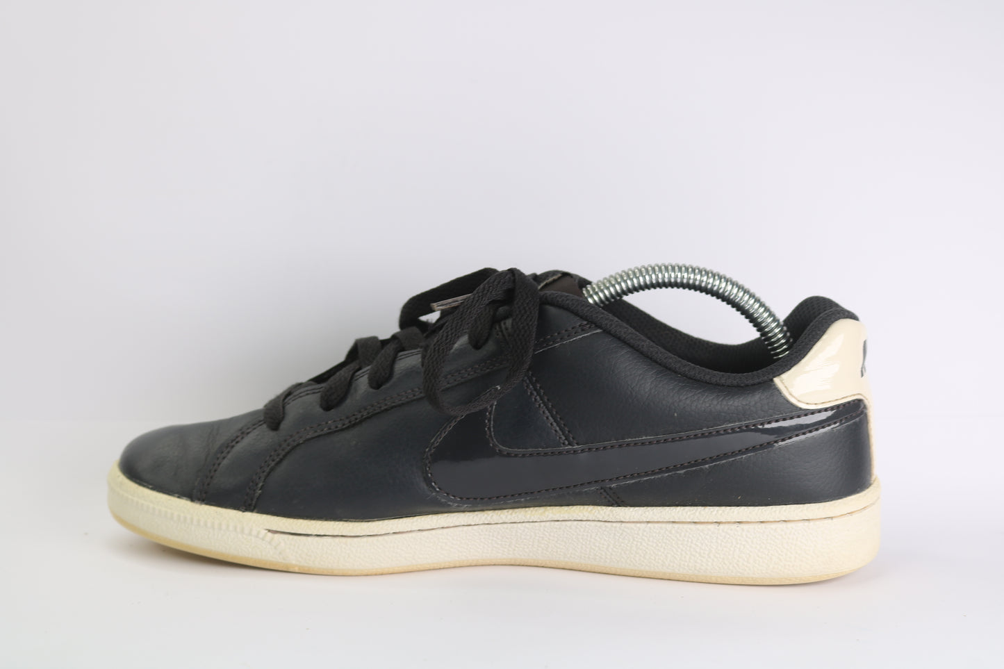 Nike Court Royale