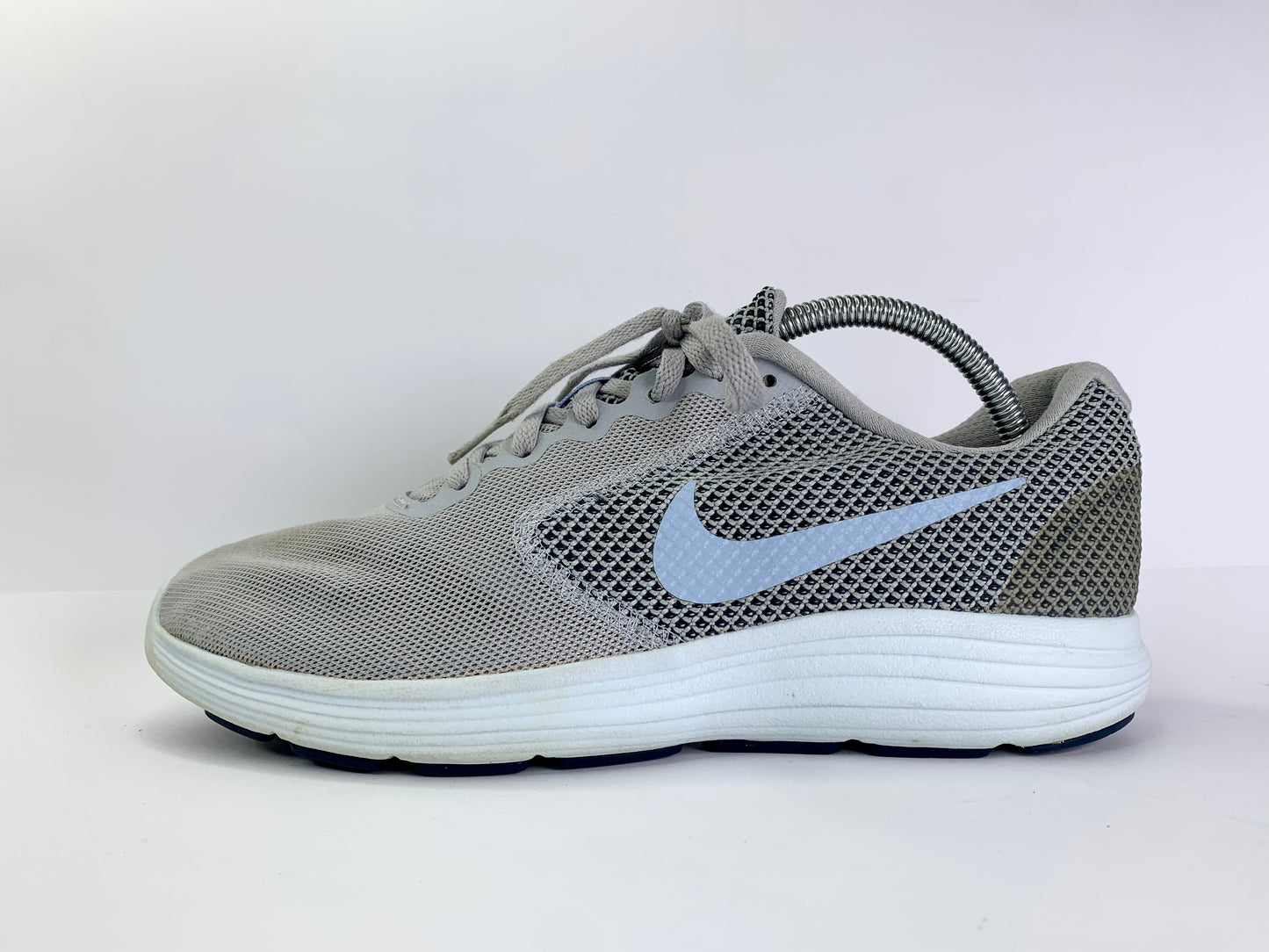 Nike Revolution 3 Wolf