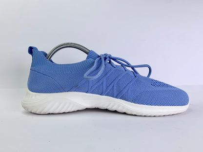 AKK Tennis shoes