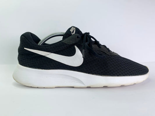 Nike Tanjun