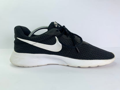 Nike Tanjun
