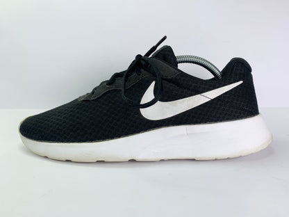 Nike Tanjun