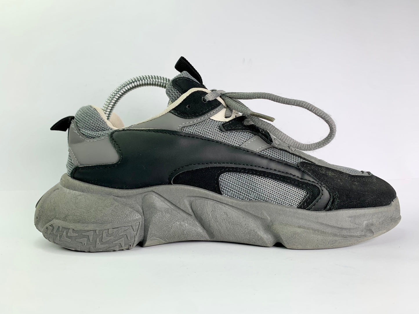 Normal Sports Shoes