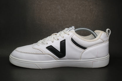 Victory White sneaker