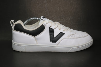 Victory White sneaker