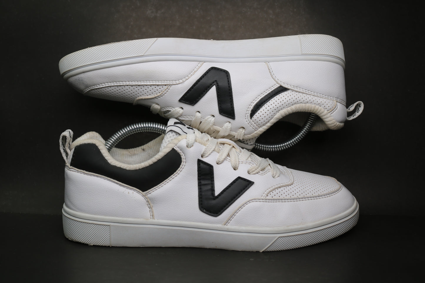 Victory White sneaker
