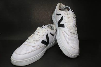 Victory White sneaker