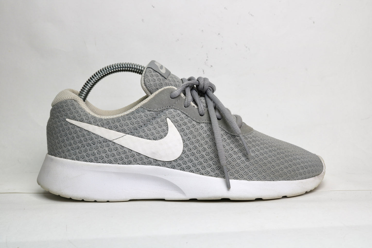 Nike Tanjun Wolf Grey