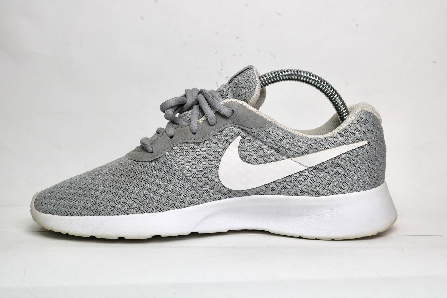 Nike Tanjun Wolf Grey