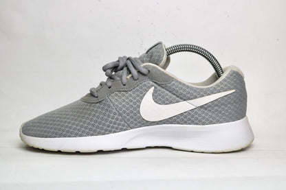 Nike Tanjun Wolf Grey