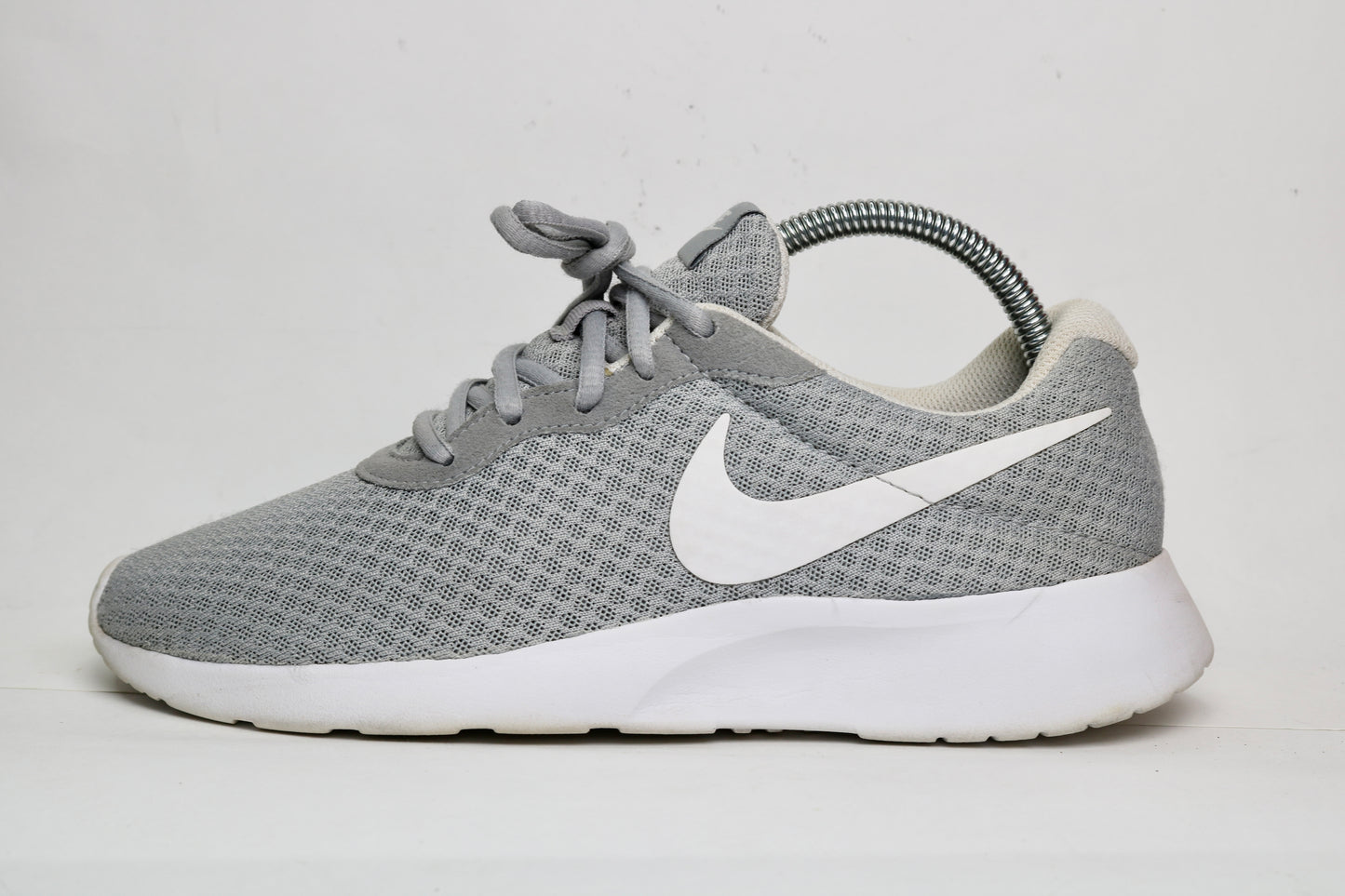 Nike Tanjun Wolf Grey