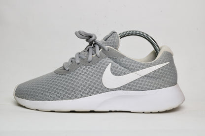Nike Tanjun Wolf Grey