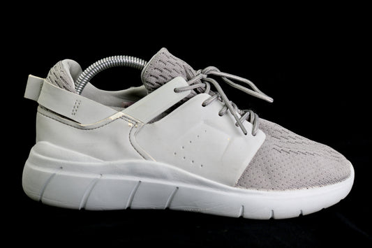Normal Sports Shoes