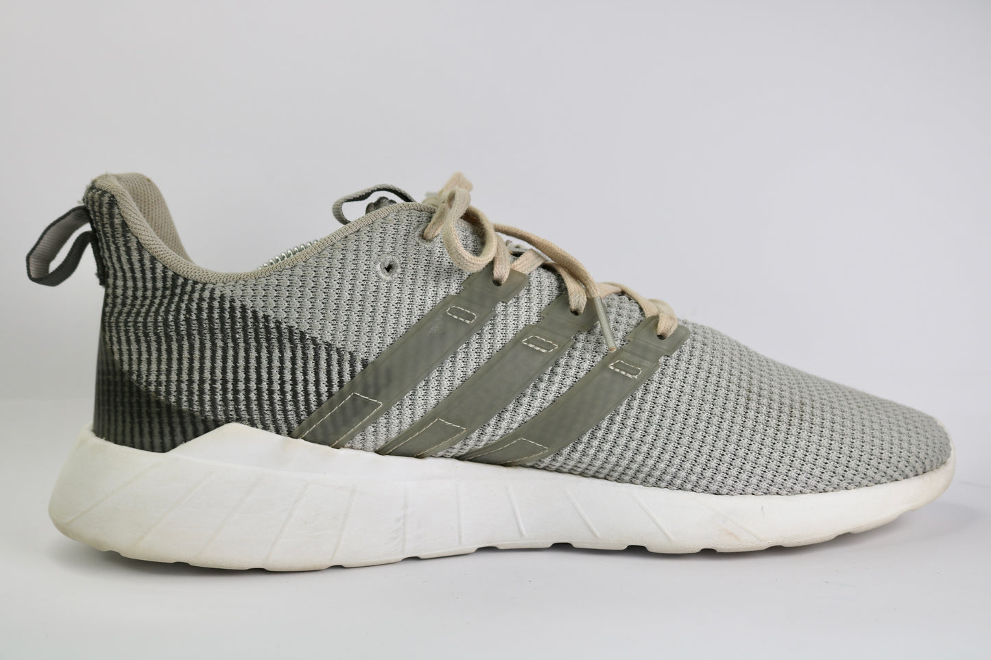 Adidas Quester Flow