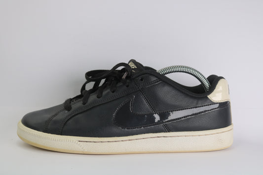 Nike Court Royale