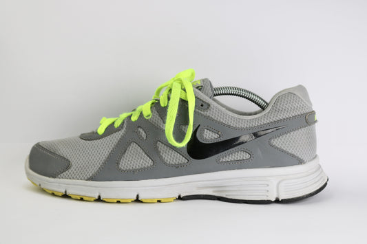 Nike Revolution 2
